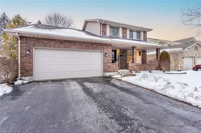 85 Whisperwood Avenue, London South, On N6k 4b8