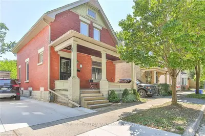 7 Perry Street 1, London South, On N6c 3e7