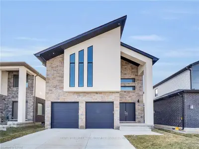 257 Middleton Avenue, London South, On N6l 0e9
