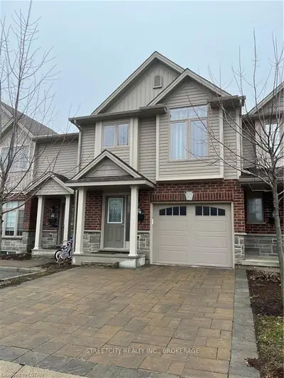 1061 Eagletrace Drive 79, London North, On N6g 0t3