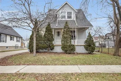 228 QUEEN Street, Sarnia, ON N7T 2R6