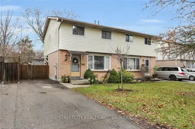 34 Elvira Crescent, London South, On N6e 2p4
