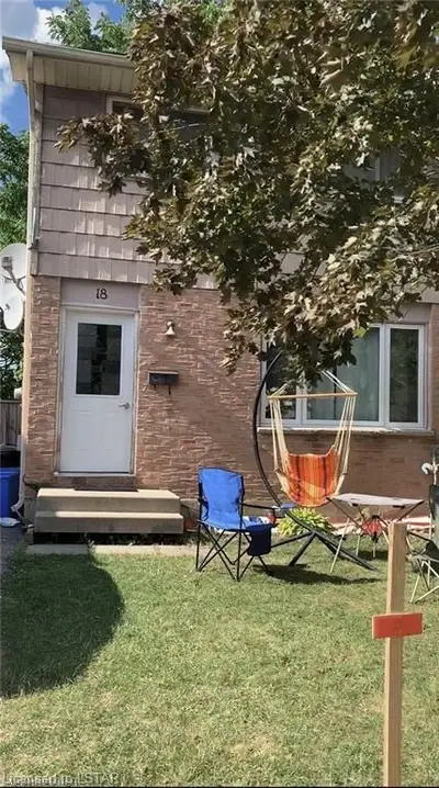 18 Denlaw Road, London North, On N6g 3l4