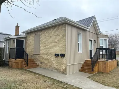 886 Van Street, London East, On N5z 1m7
