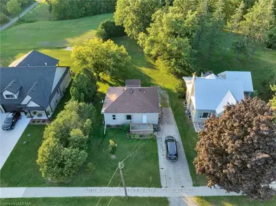 1882 Longwoods Road, Southwest Middlesex, On N0l 2n0