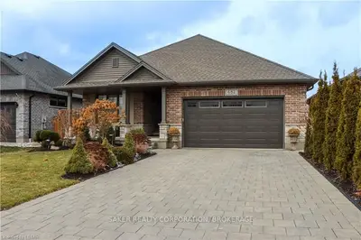 682 Barker Street Street, Strathroy-caradoc, On N0l 1w0