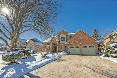 301 Hartson Close, London North, On N6h 5b5