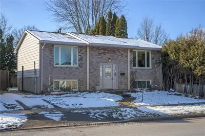 1469 Aldersbrook Road, London North, On N6g 3n6