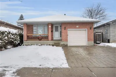 98 Ashley Crescent, London South, On N6e 3p8