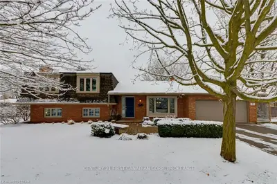 3 Spencer Crescent, London North, On N5x 4c2