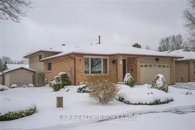 1 Woodfern Road, London East, On N5w 5x5