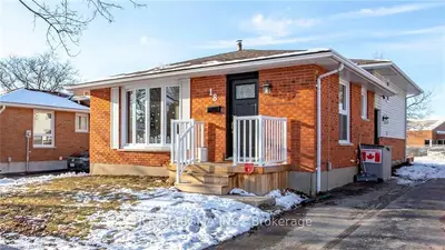18 Fennell Crescent, London South, On N6e 2e3