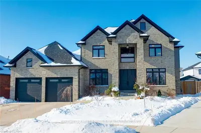 1635 Brayford Avenue, London South, On N6k 0h7