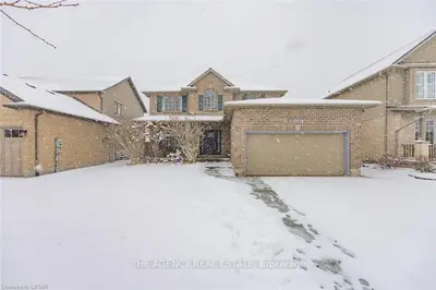 1147 Aintree Road, London North, On N6h 5p9