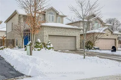 1560 Blackmaple Crescent, London East, On N5y 6l7