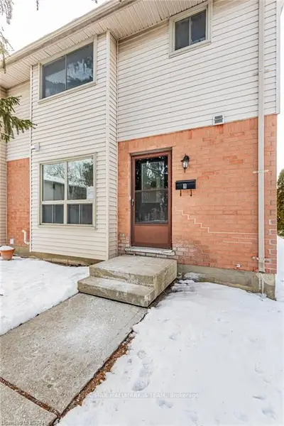 355 Sandringham Crescent 1, London South, On N6c 5k3