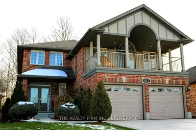 1861 Kyle Court, London North, On N6g 0a6