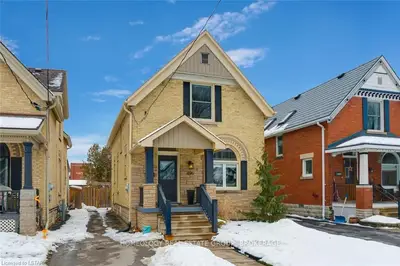 496 Grosvenor Street, London East, On N5y 3s9