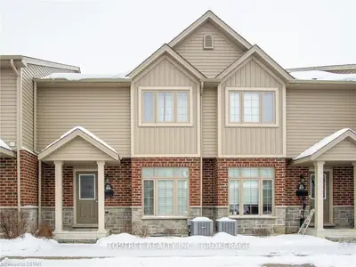 1061 Eagletrace Drive Drive 59, London North, On N6g 0t3