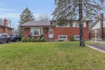 85 Ebury Crescent, London South, On N6c 3e1
