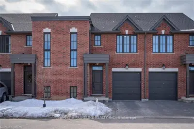 555 Sunningdale Crescent 18, London North, On N5x 4b3