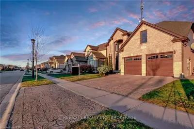 1211 Eagletrace Drive, London North, On N6g 0k8