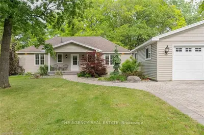 7908 KATHARINE Street, Lambton Shores, ON N0M 2L0
