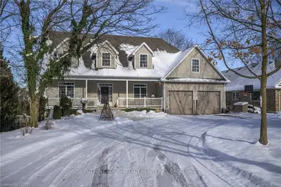 569 Commissioners Road W, London South, On N6k 1b6