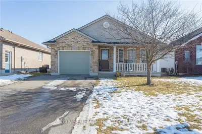 21 Holland Avenue, Aylmer, On N5h 3j2