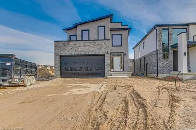 2058 Saddlerock Avenue, London North, On N6g 3w3