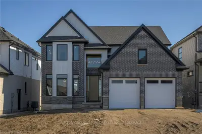 984 Trailsway Avenue, London South, On N6k 0j2