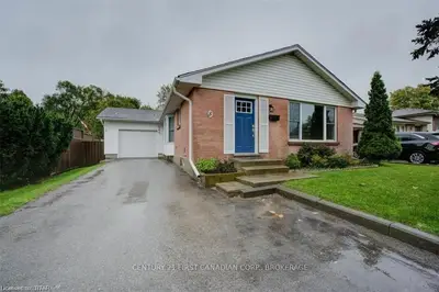 8 Greenfield Court, London South, On N6e 1k8