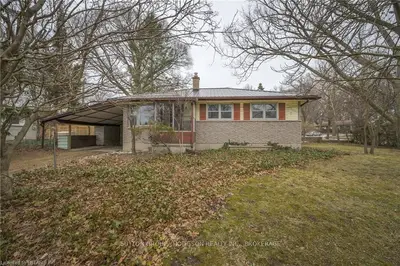94 Manitoulin Drive, London East, On N5w 1m4