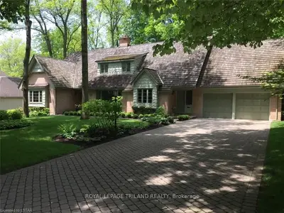 226 Hunt Club Drive, London North, On N6h 3z1