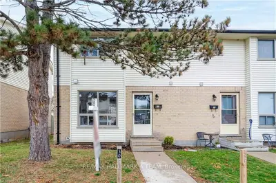 355 Sandringham Crescent 32, London South, On N6c 5k3