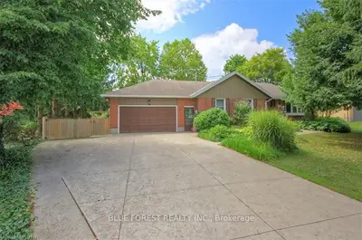 649 Westmount Crescent, London South, On N6k 1e7