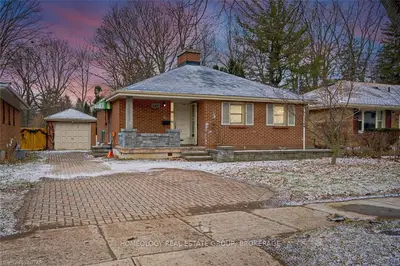 137 Sherwood Avenue, London East, On N6a 2e4