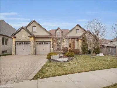 750 Eagletrace Drive, London North, On N6g 0e9