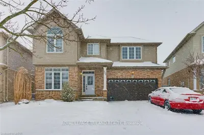 252 South Leaksdale Circle, London South, On N6m 1k3