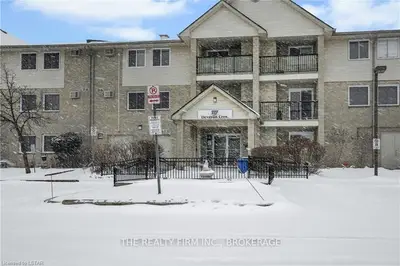 727 Deveron Crescent 210, London South, On N5z 4x4