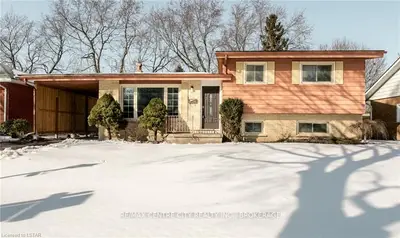 182 Novello Avenue, London South, On N6j 2a6