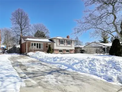 63 St Clair Court, London South, On N6j 3w1