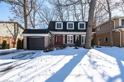 70 Park Lane Crescent, London South, On N6k 2t8