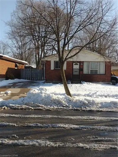 58 Barrett Crescent, London South, On N6e 1t5