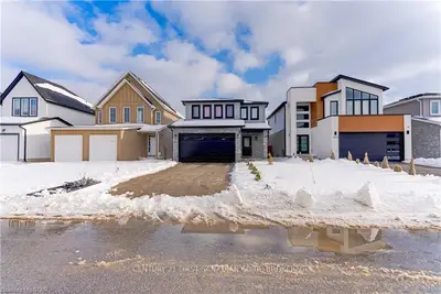 3026 Heardcreek Trail, London North, On N6g 2s7