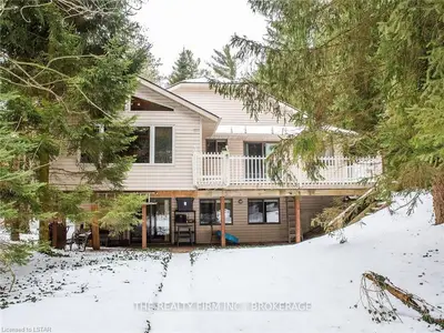 9971 PARKVIEW Crescent, Lambton Shores, ON N0M 1T0