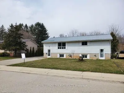 12 Herford Street, Tillsonburg, On N4g 4v2