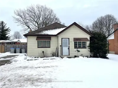 16 Carroll Street W, Strathroy-caradoc, On N7g 1a8