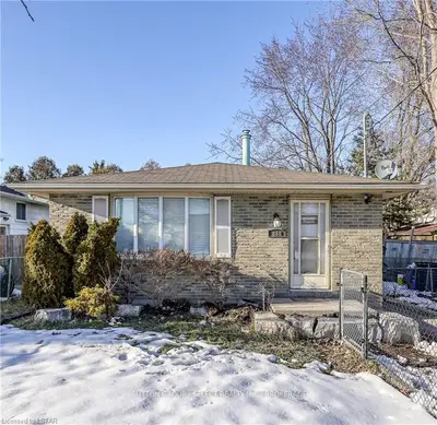 868 Bradley Avenue, London South, On N6e 1w3