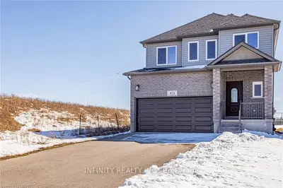 831 Cedarpark Way, London North, On N5x 0c3